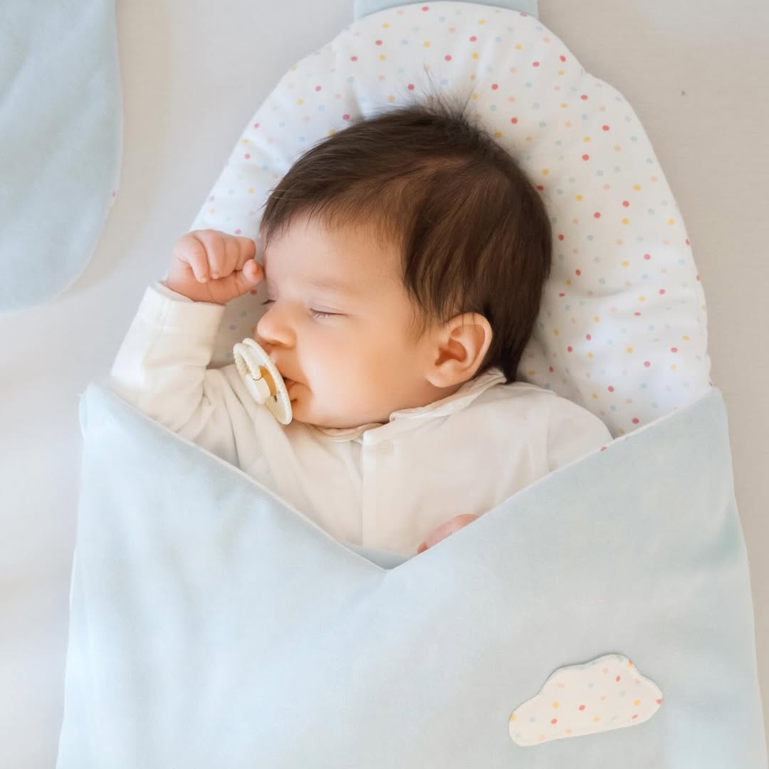 Sommeil autonome et auto-apaisement : encourager bébé à s’endormir seul