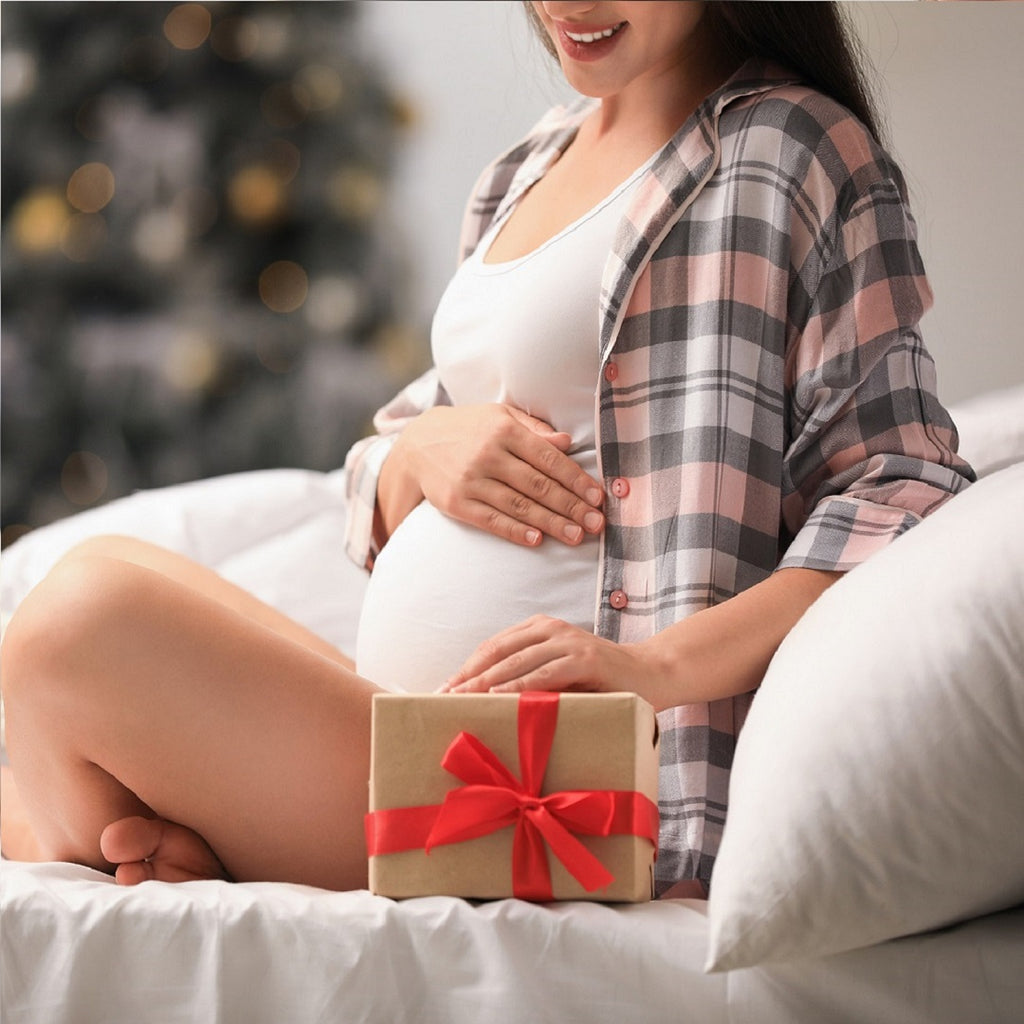 Cocons, photos et bien-être : 7 idées cadeaux pour les futurs ou jeunes parents pour préparer l'arrivée de bébé avec le Père Noël!